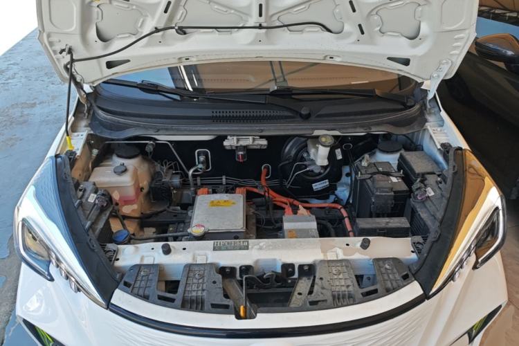 Used CHANGAN Benni E-Star 2022 Charming Edition Colorful Model Lithium Iron Phosphate Engine Bay
