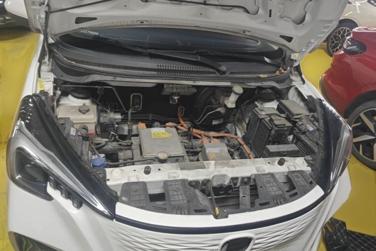 Used CHANGAN Benni E-Star 2022 Charming Edition Colorful Model Lithium-Ion Battery Engine Bay