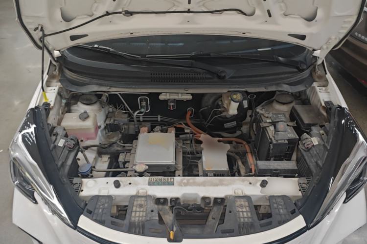 Used CHANGAN Benni E-Star 2022 Charming Edition Colorful Model Lithium Iron Phosphate Engine Bay