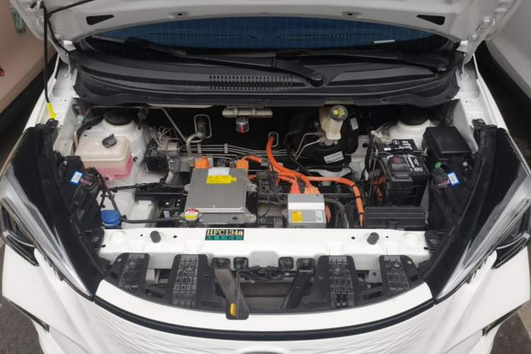 Used CHANGAN Benni E-Star 2022 Qingxin Edition Colorful Model Lithium-NMC Engine Bay