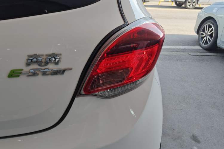 Used CHANGAN Benni E-Star 2022 Qingxin Edition Colorful Model Lithium-NMC Exterior 3