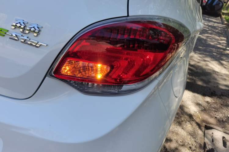 Used CHANGAN Benni E-Star 2022 Qingxin Edition Colorful Model Lithium Iron Phosphate Exterior 3