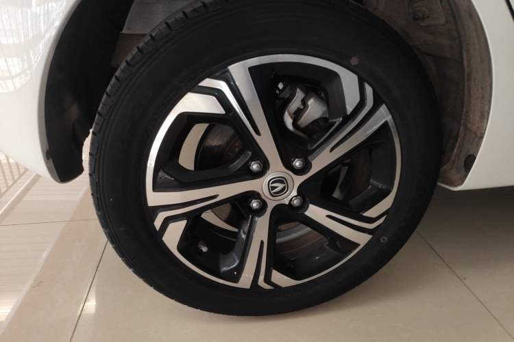 Used CHANGAN Benni E-Star 2022 Qingxin Edition Colorful Model Lithium Iron Phosphate Exterior 5