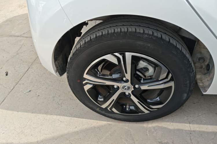Used CHANGAN Benni E-Star 2022 Charming Edition Colorful Model Lithium-Ion Battery Exterior 5