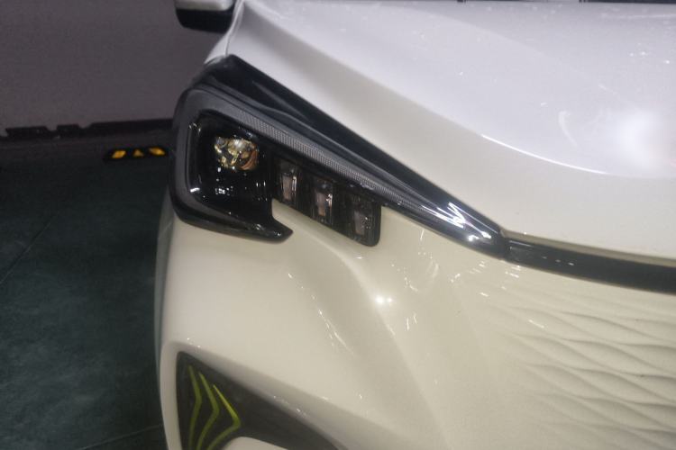 Used CHANGAN Benni E-Star 2022 Qingxin Edition Colorful Model Lithium Iron Phosphate Exterior 6