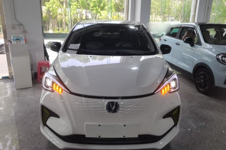 Used CHANGAN Benni E-Star 2022 Qingxin Edition Colorful Model Lithium-NMC Front