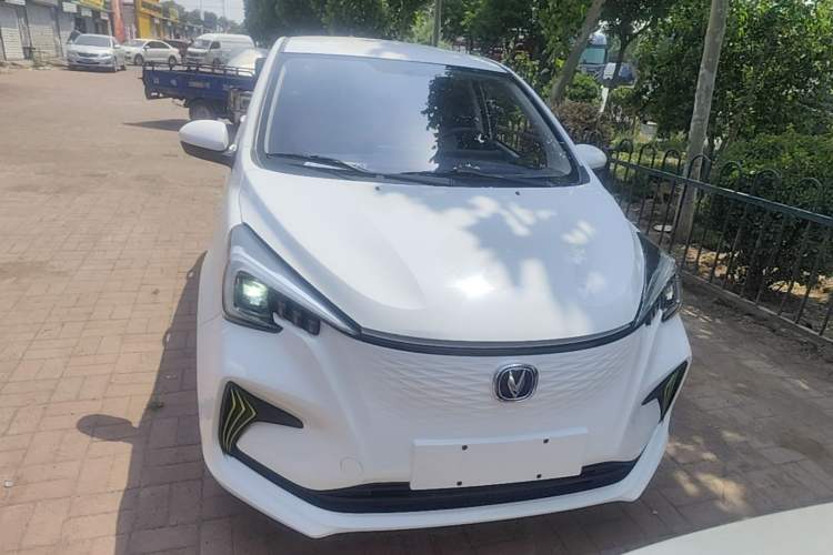 Used CHANGAN Benni E-Star 2022 Qingxin Edition Colorful Model Lithium Iron Phosphate Front
