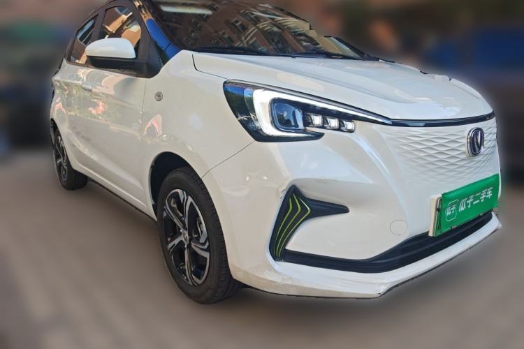Used CHANGAN Benni E-Star 2022 Charming Edition Colorful Model Lithium Iron Phosphate Front Right 45 Deg