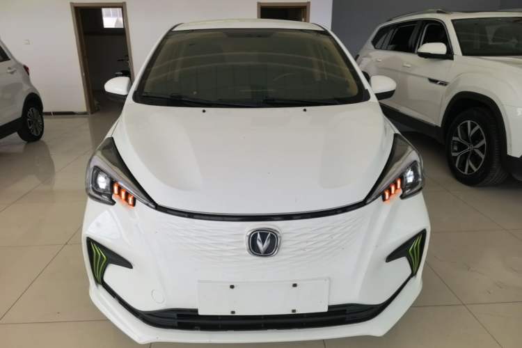Used CHANGAN Benni E-Star 2022 Qingxin Edition Colorful Model Lithium Iron Phosphate Front