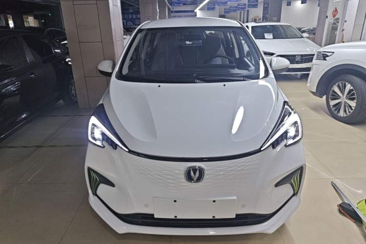Used CHANGAN Benni E-Star 2022 Qingxin Edition Colorful Model Lithium-NMC Front
