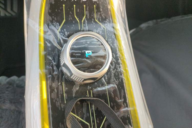 Used CHANGAN Benni E-Star 2022 Qingxin Edition Colorful Model Lithium Iron Phosphate Gear Lever