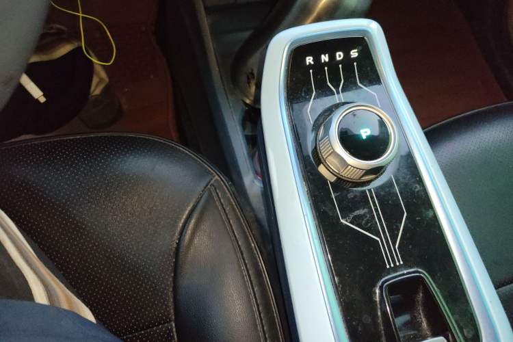 Used CHANGAN Benni E-Star 2022 Qingxin Edition Colorful Model Lithium Iron Phosphate Gear Lever