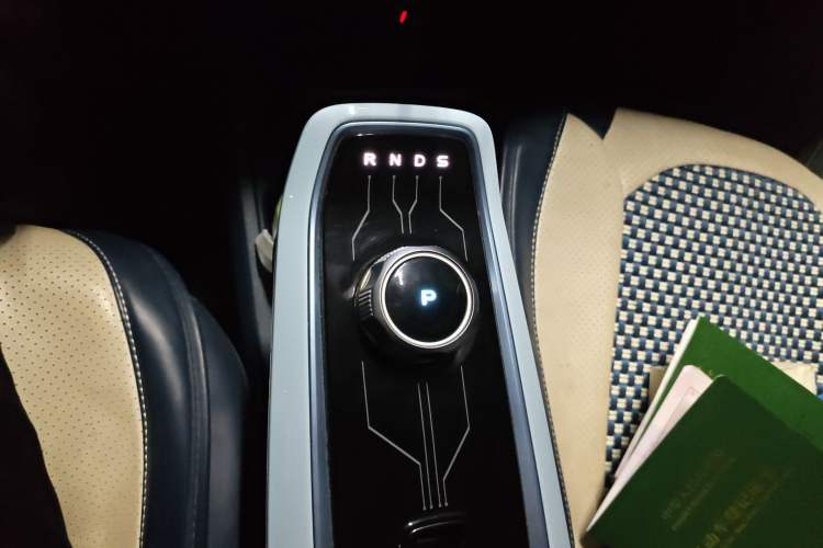 Used CHANGAN Benni E-Star 2022 Qingxin Edition Colorful Model Lithium Iron Phosphate Gear Lever