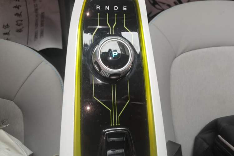 Used CHANGAN Benni E-Star 2022 Qingxin Edition Colorful Model Lithium Iron Phosphate Gear Lever