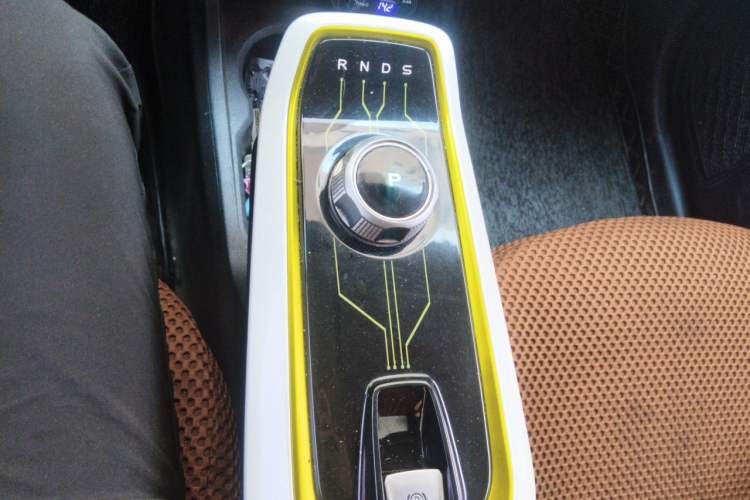 Used CHANGAN Benni E-Star 2022 Qingxin Edition Colorful Model Lithium Iron Phosphate Gear Lever
