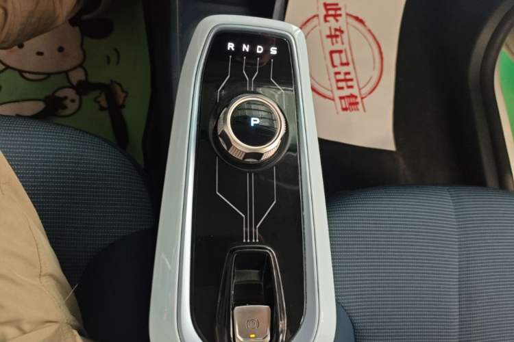 Used CHANGAN Benni E-Star 2022 Qingxin Edition Colorful Model Lithium Iron Phosphate Gear Lever
