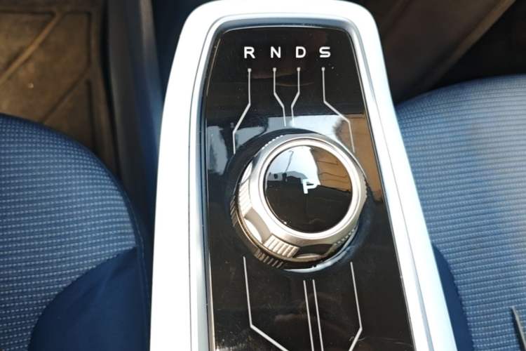 Used CHANGAN Benni E-Star 2022 Qingxin Edition Colorful Model Lithium Iron Phosphate Gear Lever