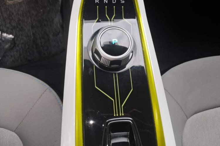 Used CHANGAN Benni E-Star 2022 Qingxin Edition Colorful Model Lithium Iron Phosphate Gear Lever