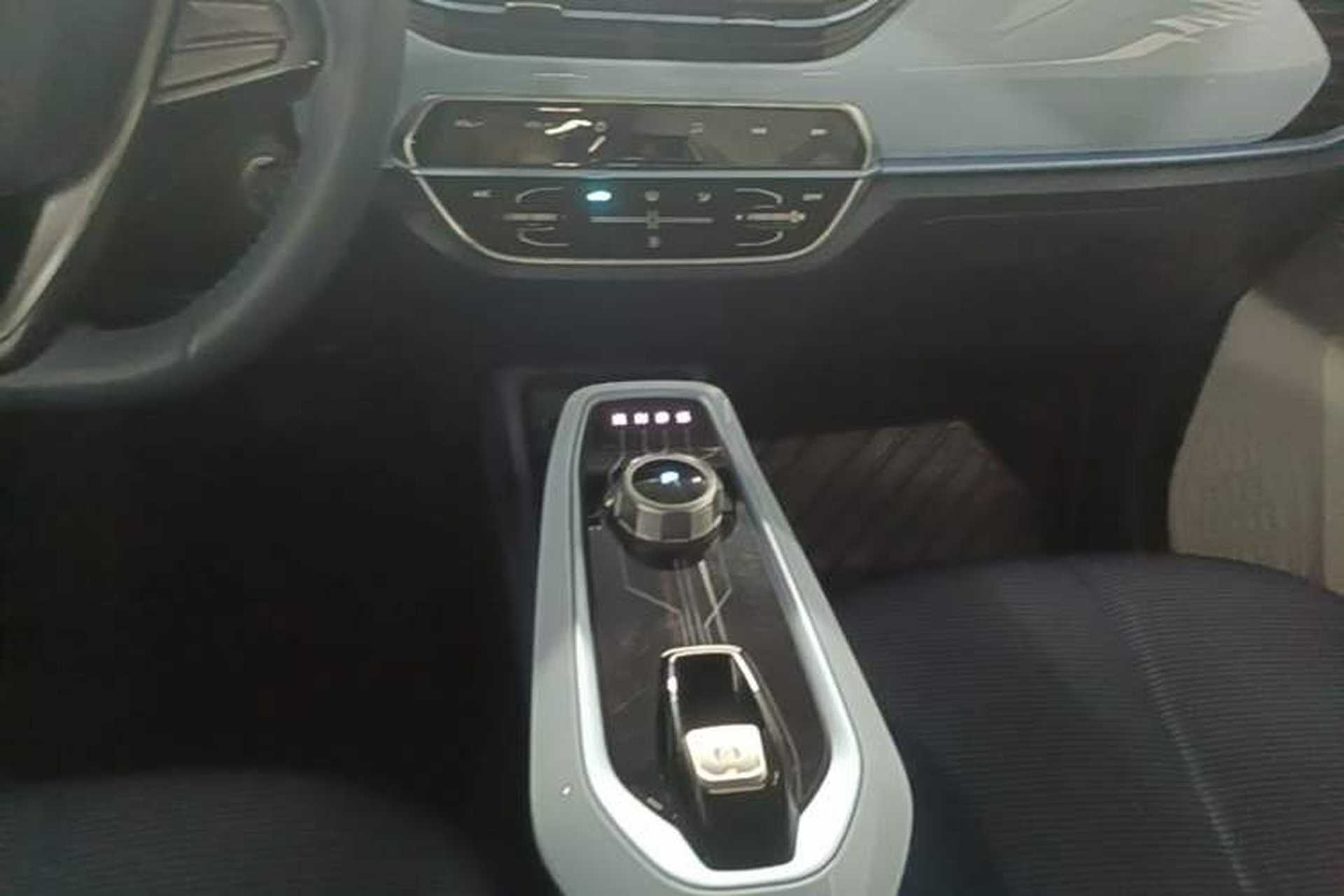 Used CHANGAN Benni E-Star 2022 Qingxin Edition Colorful Model Lithium Iron Phosphate Gear Lever