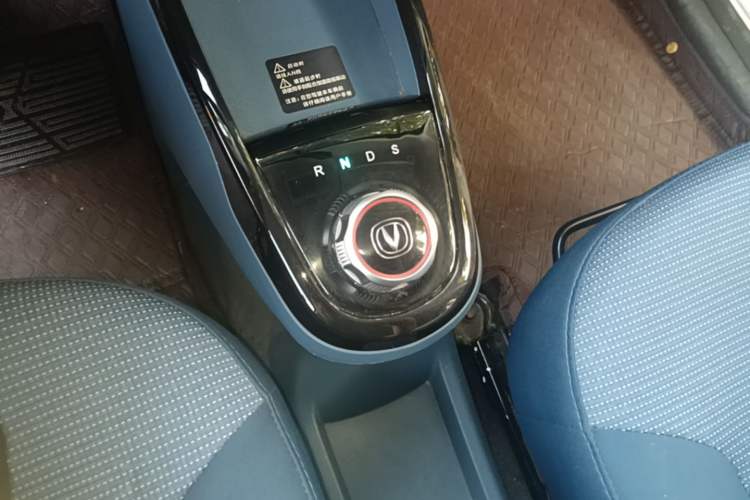 Used CHANGAN Benni E-Star 2022 Qingxin Edition Colorful Model Lithium Iron Phosphate Gear Lever