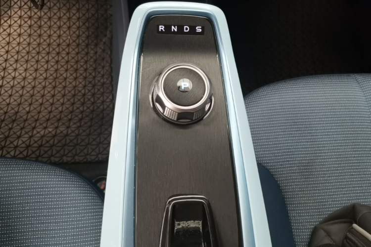 Used CHANGAN Benni E-Star 2022 Charming Edition Colorful Model Lithium Iron Phosphate Gear Lever