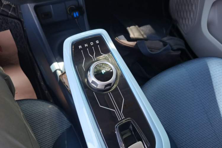 Used CHANGAN Benni E-Star 2022 Qingxin Edition Colorful Model Lithium Iron Phosphate Gear Lever