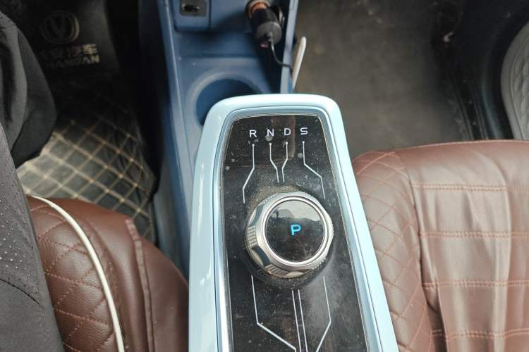 Used CHANGAN Benni E-Star 2022 Qingxin Edition Colorful Model Lithium Iron Phosphate Gear Lever