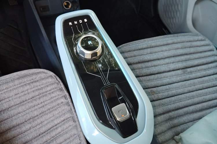Used CHANGAN Benni E-Star 2022 Qingxin Edition Colorful Model Lithium Iron Phosphate Gear Lever