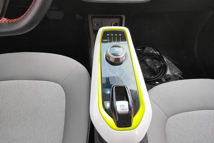 Used CHANGAN Benni E-Star 2022 Qingxin Edition Colorful Model Lithium Iron Phosphate Gear Lever