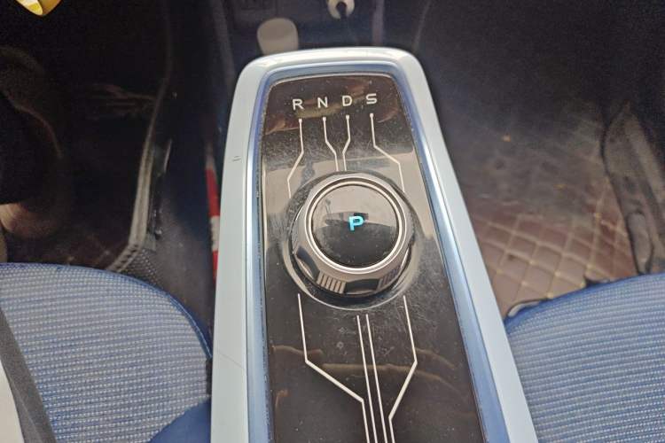 Used CHANGAN Benni E-Star 2022 Qingxin Edition Colorful Model Lithium Iron Phosphate Gear Lever