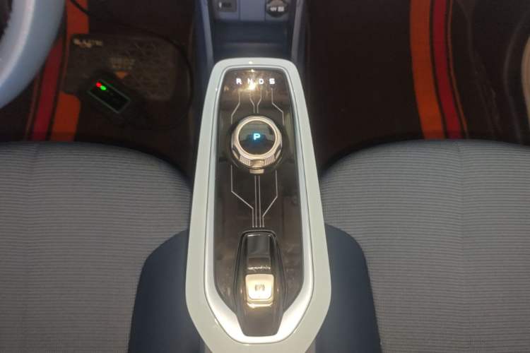 Used CHANGAN Benni E-Star 2022 Qingxin Edition Colorful Model Lithium Iron Phosphate Gear Lever