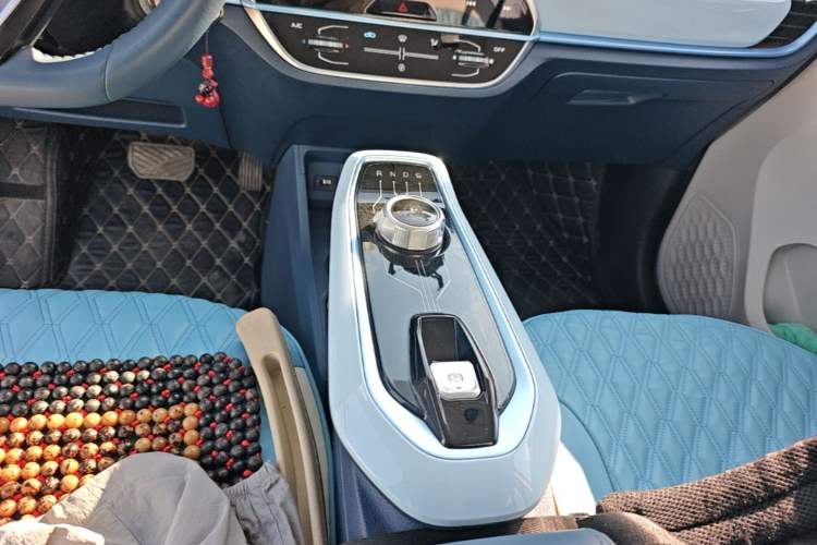 Used CHANGAN Benni E-Star 2022 Qingxin Edition Colorful Model Lithium Iron Phosphate Gear Lever