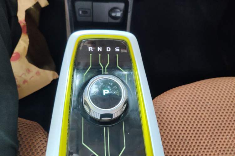 Used CHANGAN Benni E-Star 2022 Qingxin Edition Colorful Model Lithium Iron Phosphate Gear Lever