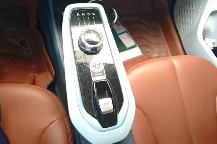 Used CHANGAN Benni E-Star 2022 Qingxin Edition Colorful Model Lithium Iron Phosphate Gear Lever