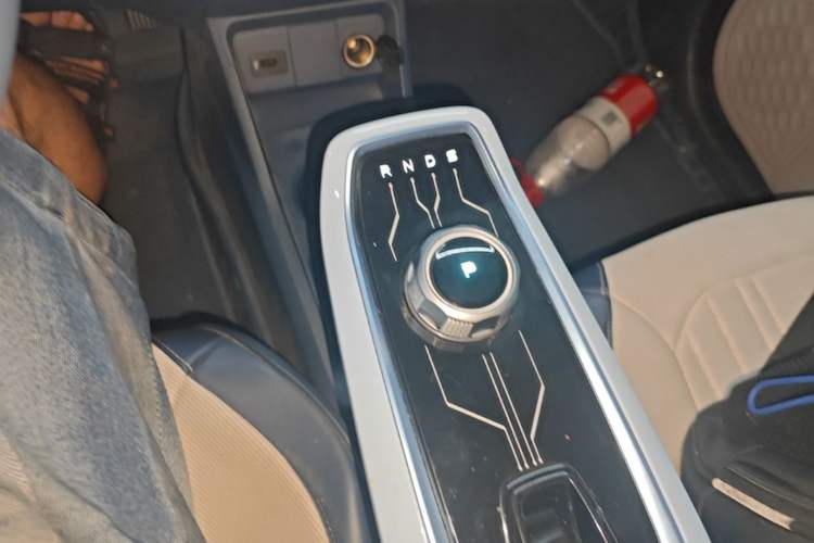Used CHANGAN Benni E-Star 2022 Charming Edition Colorful Model Lithium Iron Phosphate Gear Lever