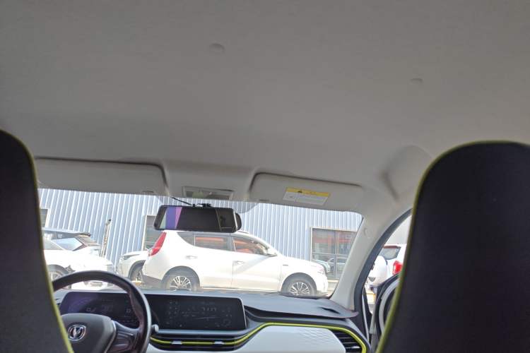 Used CHANGAN Benni E-Star 2022 Qingxin Edition Colorful Model Lithium-NMC Headliner
