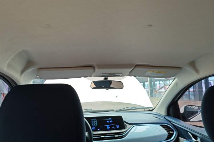 Used CHANGAN Benni E-Star 2022 Qingxin Edition Colorful Model Lithium Iron Phosphate Headliner