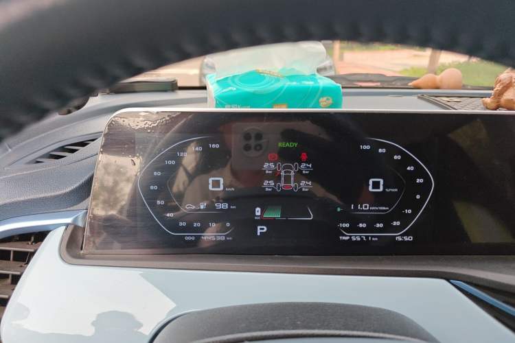 Used CHANGAN Benni E-Star 2022 Charming Edition Colorful Model Lithium Iron Phosphate Instrument Cluster