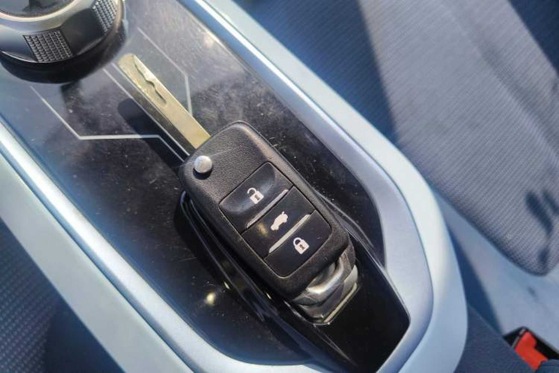 Used CHANGAN Benni E-Star 2022 Qingxin Edition Colorful Model Lithium Iron Phosphate Interior 1