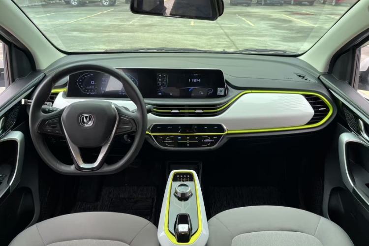 Used CHANGAN Benni E-Star 2022 Qingxin Edition Colorful Model Lithium Iron Phosphate Interior 2