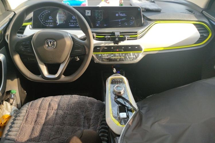 Used CHANGAN Benni E-Star 2022 Qingxin Edition Colorful Model Lithium Iron Phosphate Interior 2