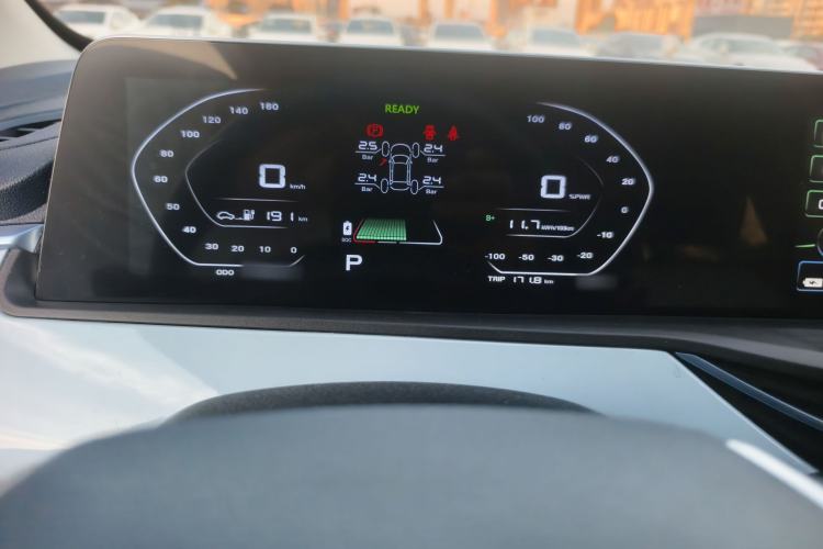 Used CHANGAN Benni E-Star 2022 Qingxin Edition Colorful Model Lithium Iron Phosphate Interior 3