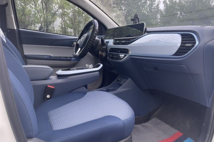 Used CHANGAN Benni E-Star 2022 Qingxin Edition Colorful Model Lithium Iron Phosphate Interior 5