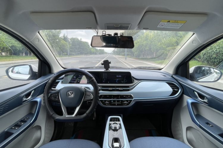 Used CHANGAN Benni E-Star 2022 Qingxin Edition Colorful Model Lithium Iron Phosphate Interior 6
