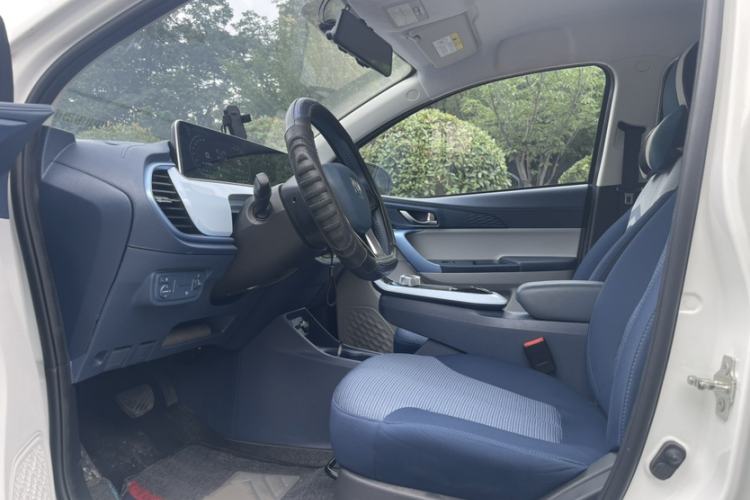 Used CHANGAN Benni E-Star 2022 Qingxin Edition Colorful Model Lithium Iron Phosphate Interior 7