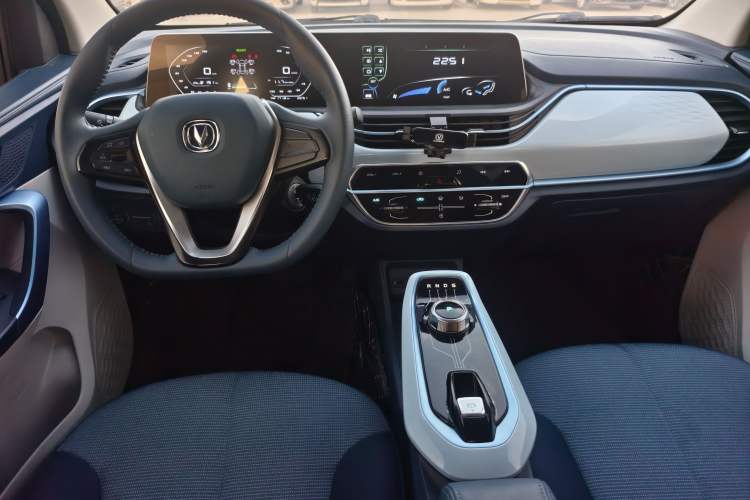 Used CHANGAN Benni E-Star 2022 Qingxin Edition Colorful Model Lithium Iron Phosphate Interior 7