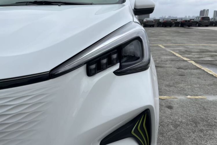 Used CHANGAN Benni E-Star 2022 Qingxin Edition Colorful Model Lithium Iron Phosphate Left Front Headlight
