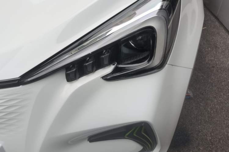Used CHANGAN Benni E-Star 2022 Qingxin Edition Colorful Model Lithium Iron Phosphate Left Front Headlight