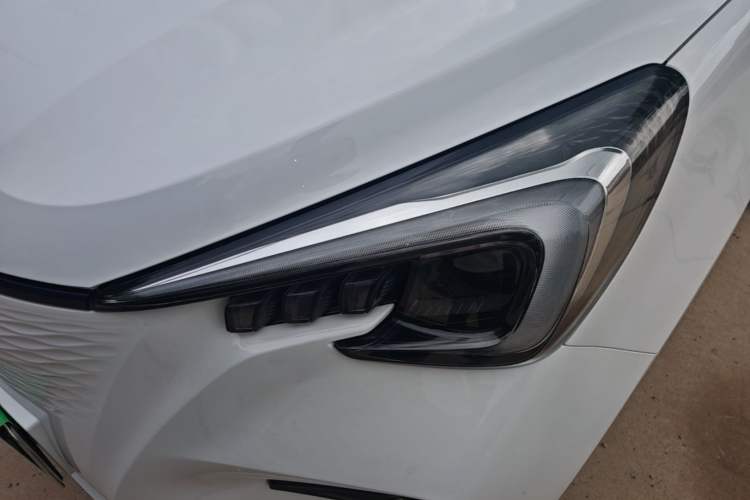 Used CHANGAN Benni E-Star 2022 Qingxin Edition Colorful Model Lithium Iron Phosphate Left Front Headlight