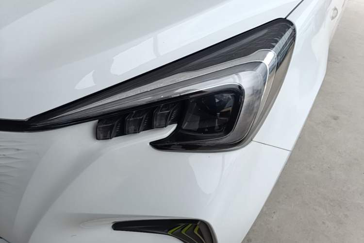 Used CHANGAN Benni E-Star 2022 Qingxin Edition Colorful Model Lithium Iron Phosphate Left Front Headlight
